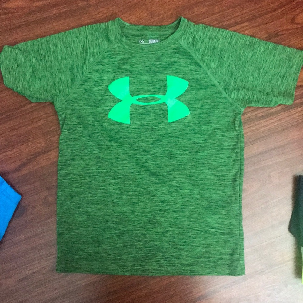 Boys Under Armour dri-fit, YM, like new